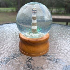 Vintage Lefton Musical Light Up Snow Globe 1998 Morris Island Lighthouse Working